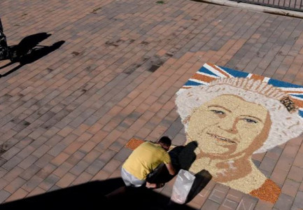 KOSOVA NDERON NDRYSHE ELIZABETH II/ Artisti krijon portretin e saj më oriz, fasule dhe grurë. Synon rekordin Guinness