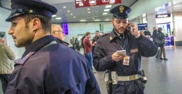 METODA E RE PËR T'IA MBATHUR DREJT ANGLISË/ Çifti shqiptar zbritet nga avioni në Itali: Mashtrimi që bënë