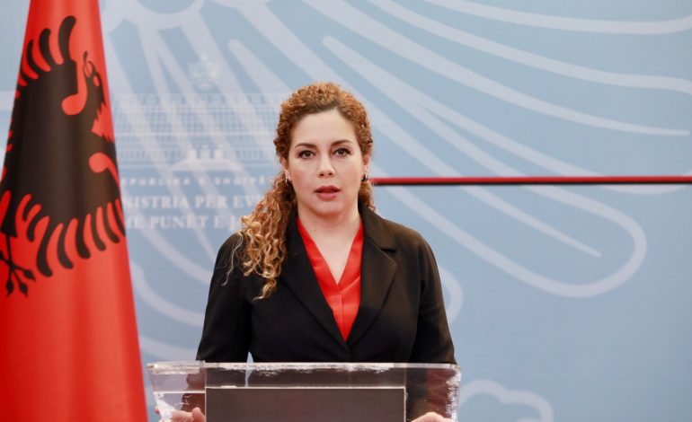 PUTIN SHPALLI ANEKSIMIN E 4 RAJONEVE RUSE/ Reagon Xhaçka: Shqipëria nuk do të njohë referendumet e rreme ruse
