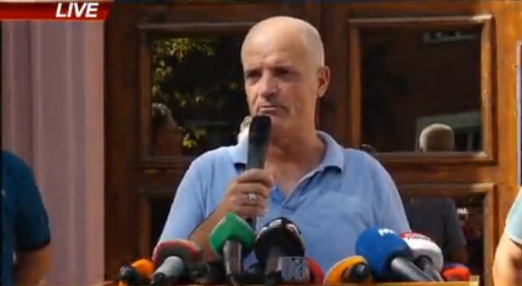 PROTESTË/ Pedagogu: Nëse merr dinjitetin profesorati rritet edhe cilësia e arsimit