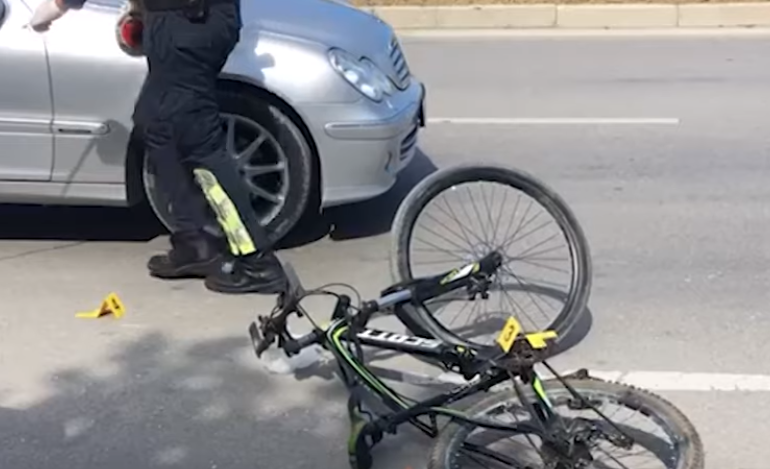 “ÇMENDET” SHOFERI NË TIRANË/ Përplas me makinë të riun pas sherrit që kishte me të