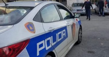 QARKULLONTE ME DOREZË METALIKE NË BMW/ Arrestohet 22-vjeçari në Gjirokastër