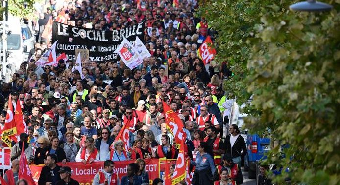 ÇMIMET E LARTA DHE REFORMA E PENSIONEVE/ Mijëra francezë ngrihen në protestë