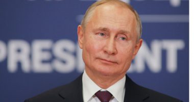 E BUJSHME NË RUSI/ Zyrtarët kërkojnë dorëheqjen e Putinit: Kreu tradhti të lartë