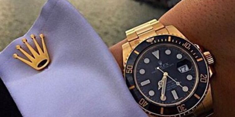NDODH ÇUDIA/ Iu vodh vite më parë kryebashkiakut në Francë, ora “Rolex” i politikanit gjendet në një argjendari në Tiranë