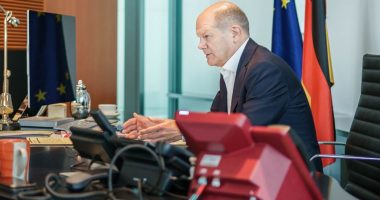 NJË LINJË SEKRETE PËR KREMLININ/ Scholz përdor telefonin e veçantë për të folur me Putinin