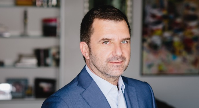 “QENKA ÇMEND QORRI”/ Aksioni në “Prestige Resort”, Andi Bushati rrëfen telefonatën e Ramës në vitin 2000 dhe çfarë i thoshte për Nanon