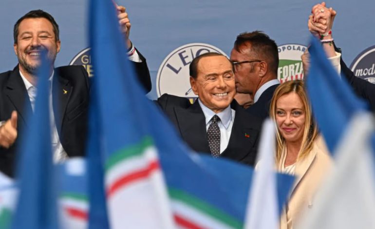 “NË BOTË KA MUNGESË LIDERASH”/ Berlusconi për zgjedhjet në Itali: Unë do jem “dirigjenti” i qeverisë së ardhshme
