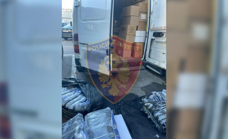 SEKUESTROHEN MALLRA KONTRABANDË NË TIRANË/ Arrestohet 59-vjeçari dhe shpallet në kërkim pronari i dyqanit