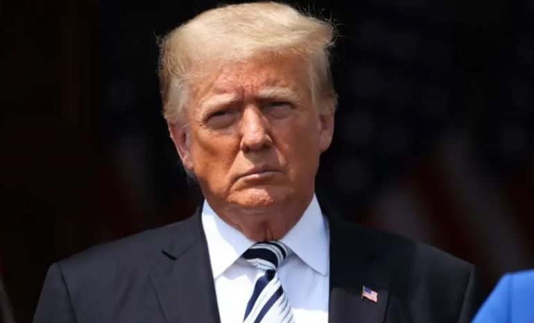 STUHI FLETËTHIRRJESH/ Hetimi i 6 Janarit, Departamenti amerikan i Drejtësisë thërret më shumë se 30 persona në rrethin e Trump