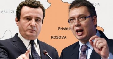 CEREMONIA E OFICERËVE SERBË/ Vuçiç: Kosovën s’ia japim askujt
