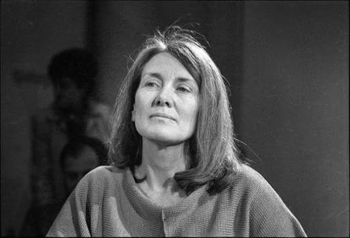 “PËR GUXIMIN DHE MPREHTËSINËKLINIKE”/ Shkrimtarja franceze Annie Ernaux fiton çmimin Nobel në Letërsi