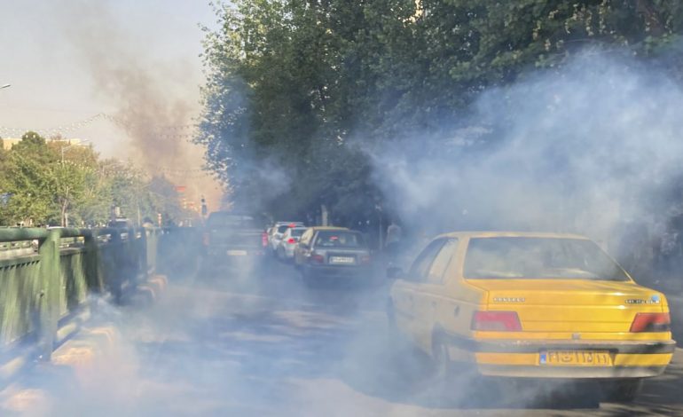 VAZHDOJNË PROTESTAT NË IRAN/ Parulla kundër qeverisë, forcat e regjimit vrasin dy persona