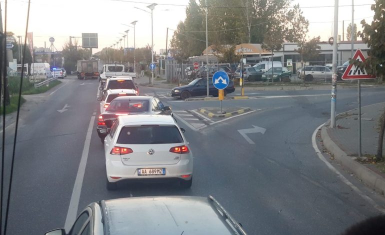 PAMJET/ Aksident në Lezhë, makina përplas motorin, plagoset drejtuesi