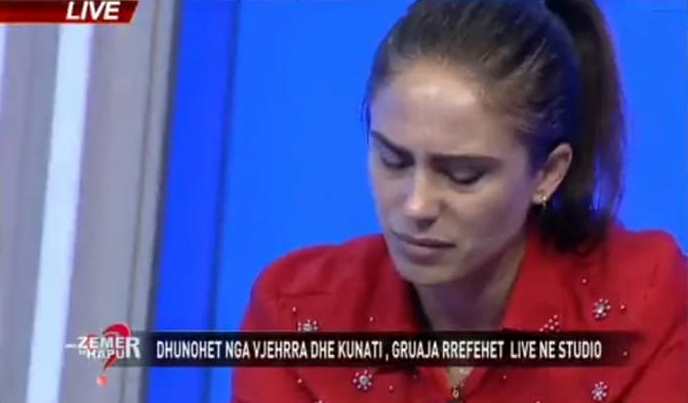 “BURRI PAS HEKURAVE…”/ Nëna e tre fëmijëve denoncon mes lotësh vjehrrën dhe kunatin: Më dhunojnë, fyejnë dhe ofendojnë fëmijët