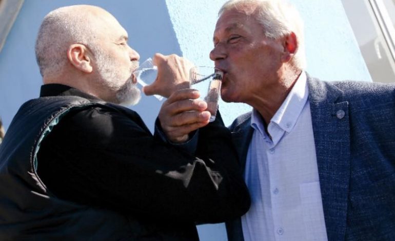 “MË SHAJNË SE NGRITA NJË SHËNDET ME UJË”/ Rama: Dibra e ka pasur furnizimin me pikatore, tani nisi furnizimin me 24 orë