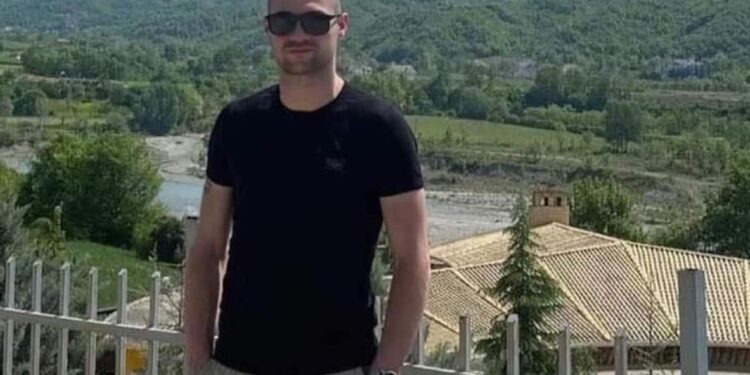 VDEKJA E 32-VJEÇARIT/ Pezullohen policët deri në përfundim të hetimeve