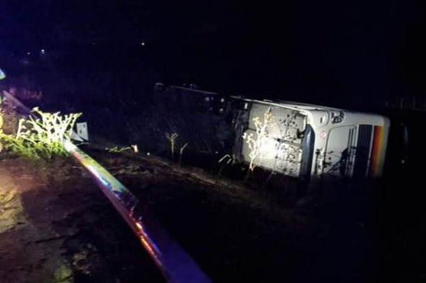 PAMJET/ Dëme të mëdha nga moti i keq në Itali, përmbyset autobusi në Palermo