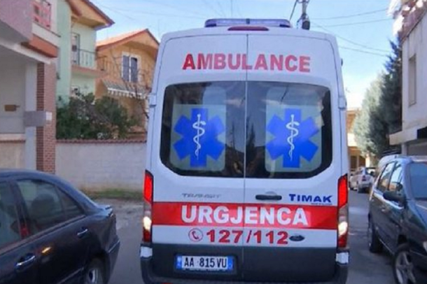 E RËNDË NË VAQARR/ Gjendet e pajetë një 54-vjeçare, dyshimet e para