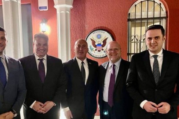 PËR HERË TË DYTË BRENDA PAK MUAJVE/ Escobar nesër vizitë në Kosovë, ja çfarë pritet