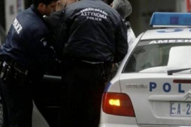 POLICIA GREKE NË KËMBË/ Gjendet i vrarë brenda makinës shqiptari në Athinë