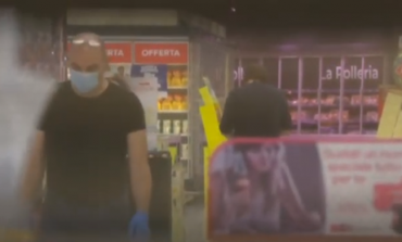 MOMENTE TMERRI MES NJERËZVE/ Sulm me armë në supermarket në Itali, dalin pamjet