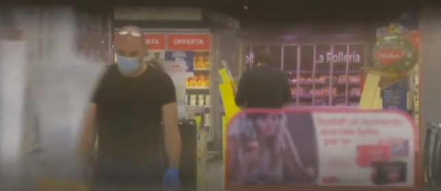 MOMENTE TMERRI MES NJERËZVE/ Sulm me armë në supermarket në Itali, dalin pamjet