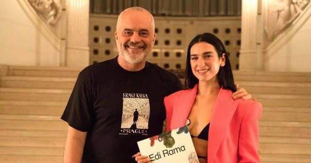 “KOSOVA E LIRË”/ Dua Lipa shpërndan fjalimin e Edi Ramës