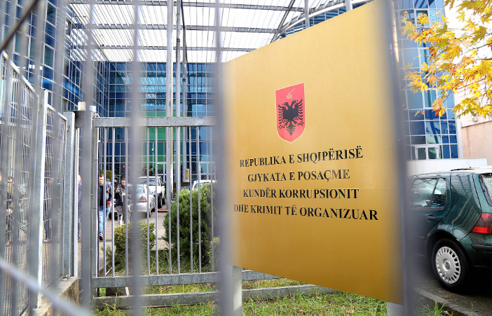 TRAFIKONIN DROGE DREJT GREQISË/ SPAK kërkon 33 vite burg për dy të arrestuarit