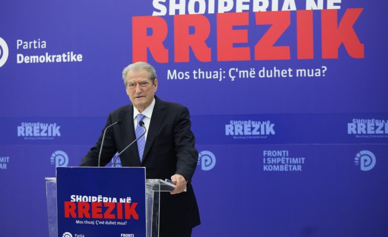 “PD MBËSHTET KËRKESAT E PEDAGOGËVE”/ Berisha thirrje të rinjve: Ngrihuni në lartësinë e idealeve! Jepini përgjigjen e merituar…