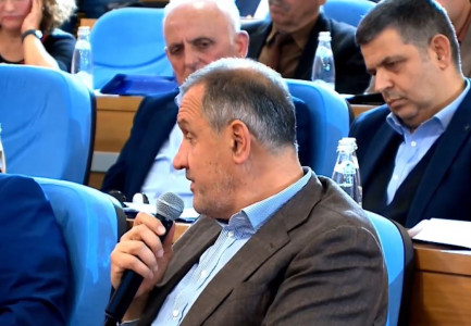 ILIR BEQJA DEBAT ME REKTORËT NË TAKIM ME KRYEMINISTRIN/ Rama batuta: Të ka marrë malli për parlamentin ty, por mos i ngatërro