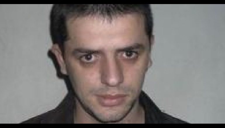 NË MAKINË TË BLINDUAR ME TË KËRKUARIN/ Si u shoqëruan në polici dhe u liruan pas disa orësh Indrit Dokle dhe kunati i tij