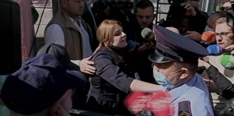 AKUZAT PËR KORRUPSION/ SPAK jep pretencë për ish-gjyqtaren Mimoza Margjeka dhe bashkëshortin e saj