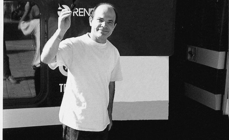 DOSSIER/ Libri i dy autorëve francezë: Në ’84-ën, kur rojet kufitare vranë në Ksamil, Jean-Marie Masselin, qeveria shqiptare deklaroi…
