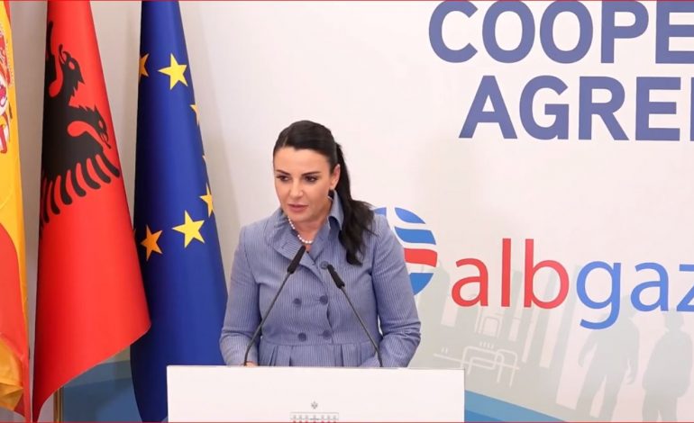 NËNSHKRUHET MARRËVESHJA MES ALBGAZ DHE ENAGAS/ Balluku: Asnjë shtet nuk është i përgatitur për të përballuar krizën energjitike