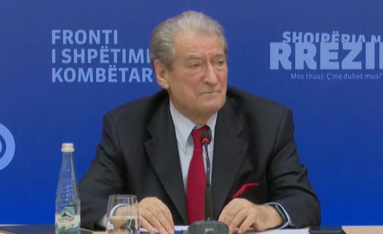 “PD MBËSHTET ÇDO KËRKESË TË PEDAGOGËVE”/ Berisha reagon për protestën: Rama qëndrime cinike, urrejtje e përçmim ndaj profesorëve