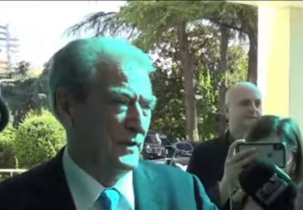 PAK PARA FIRMOSJES SË MARRËVESHJES MES PD DHE PL/ Berisha jep një mesazh: Ekzekutim politik të…