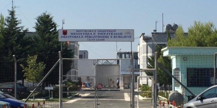 EMRI/ Vdes i dënuari në burgun e Shënkollit, mbërrin pa shenja jete në spital