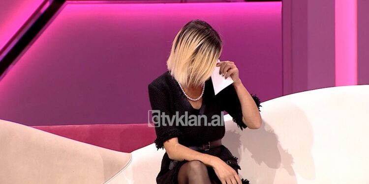 RRËFIMI PREKËS/ Dhurata: 26 vite diferencë nuk e penguan mamin të dashurohej me babin që doli nga burgu për vrasje