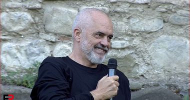 “NË SHQIPËRI KA SHUMË GJËRA QË MUND TË BËHEN”/ Rama të rinjve: Mësoni teknologjinë, rroga më e lartë se e kryebashkiakut