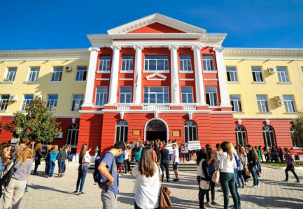 SHANSI I FUNDIT PËR Ë UNIVERSITET/ Afati dhe hapat për plotësimin e formularëve nga maturantët