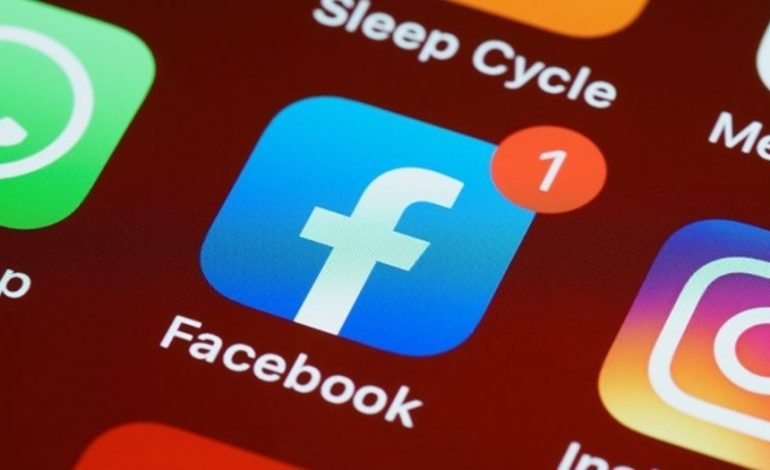 “MINOHET” BESIMI I INVESTITORËVE/ Zuckerberg po humb “rrugën” me “Meta”, pëson rënie të fortë të të ardhurave nga Facebook