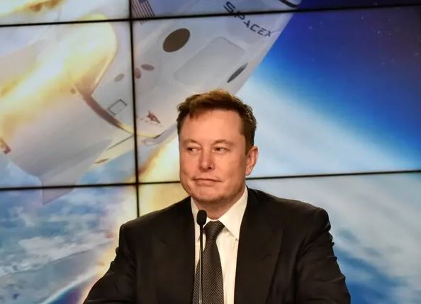 PO MBAN USHTARËT UKRAINAS ME INTERNET/ Musk: Starlink po humbet para, kompanitë e tjera fitojnë para nga taksapaguesit
