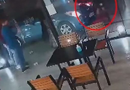 “NUK E DUA, PËR MUA KA VDEKUR”/Përdhunoi një grua dhe u arratis në Shqipëri, flet nëna e shqiptarit: Ndjej se ka…