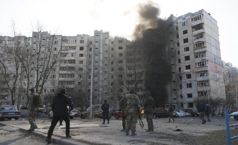 NUK NDALET LUFTA/ Ukraina në kundërsulm, godet pozicionet ruse në Khersonin e aneksuar