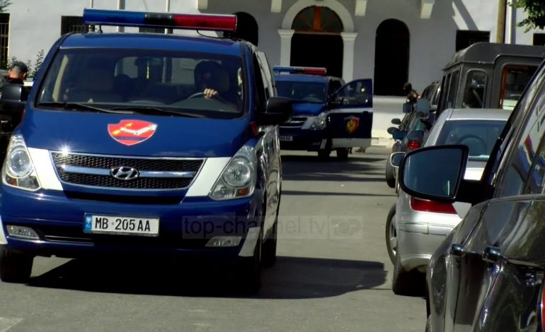 POLICIA AKSION/ Sekuestrohet 100 kg kanabis në proces tharje, arrestohen 15 persona në Shkodër