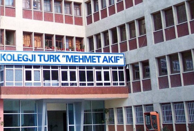 MBYLLJA E KOLEGJIT TURK “MEHMET AKIF”/ Shtyhet seanca në Gjykatën Administrative