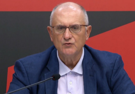 VOTIMI NË KUVEND/ Petrit Vasili: Të përndjekurit politikë duhet ta dinë të vërtetën, dosjet nuk hapen fare. Qeveria do përdorë…