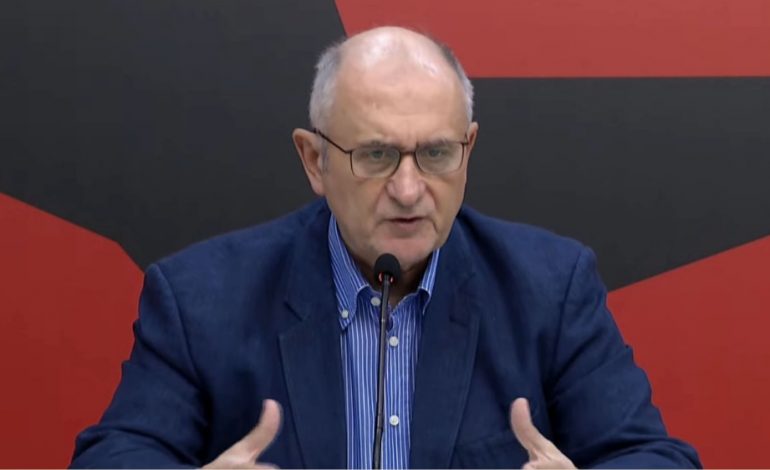 “ÇMIMET NË KARBURANTE NË BURSA ULEN”/ Akuza e Vasilit: ‘Bordi i Hajduteve’ vazhdon vjedhjen! Të shkrihet