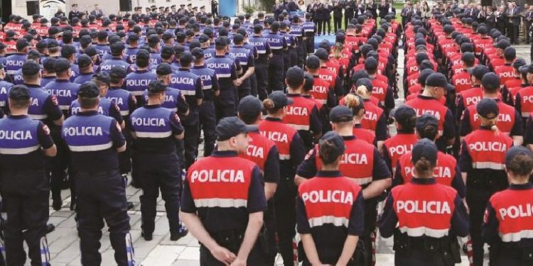 VENDIMI/ Rriten me 7500 lekë pagat e punonjësve të Policisë së Shtetit